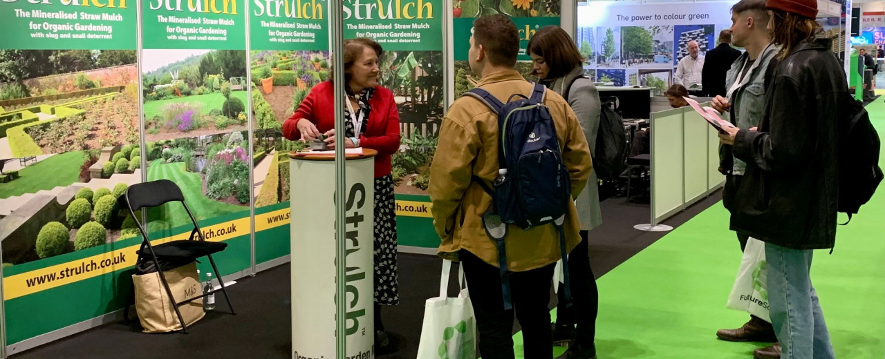 Promoting Strulch to landscaping professionals